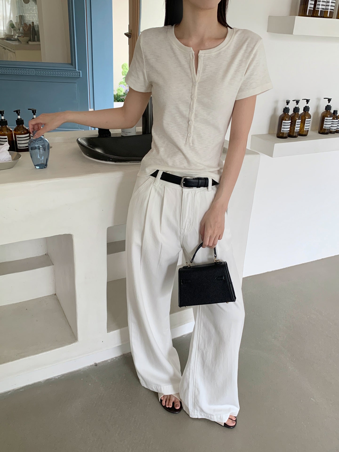 ヘンリーネックTシャツ｜正肩・スリム・軽量コットン