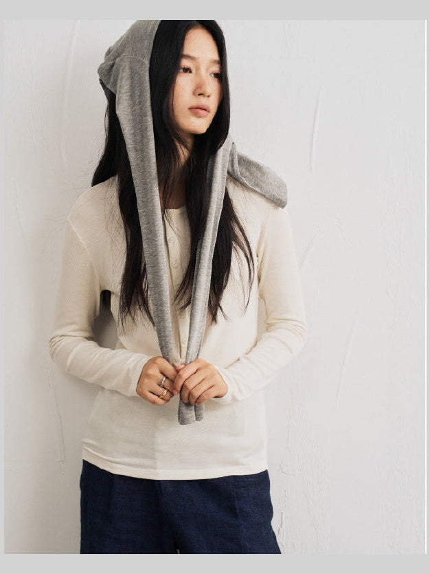 するりと着て、すっきり。ライオセル×ウール混のリブ長袖トップス。