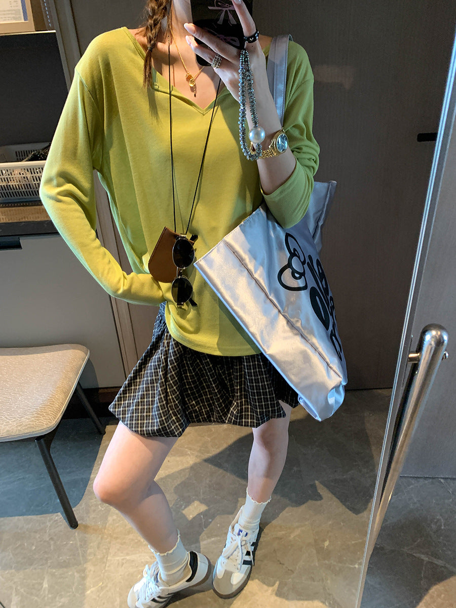 どの色も、かわいい。Vネック長袖Tシャツ
