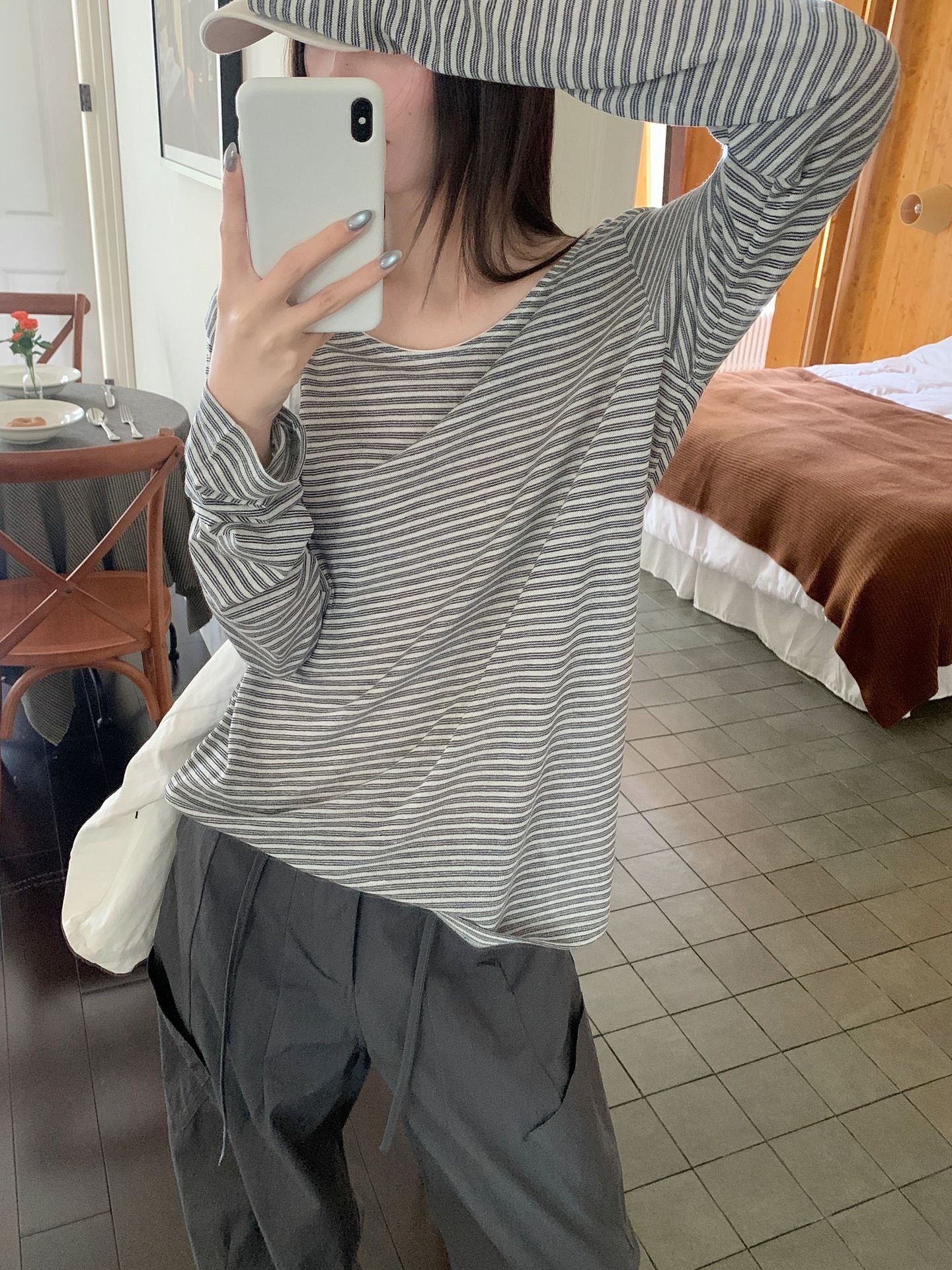 リネン混ボーダー長袖Tシャツ｜ルーズフィット・UVカット