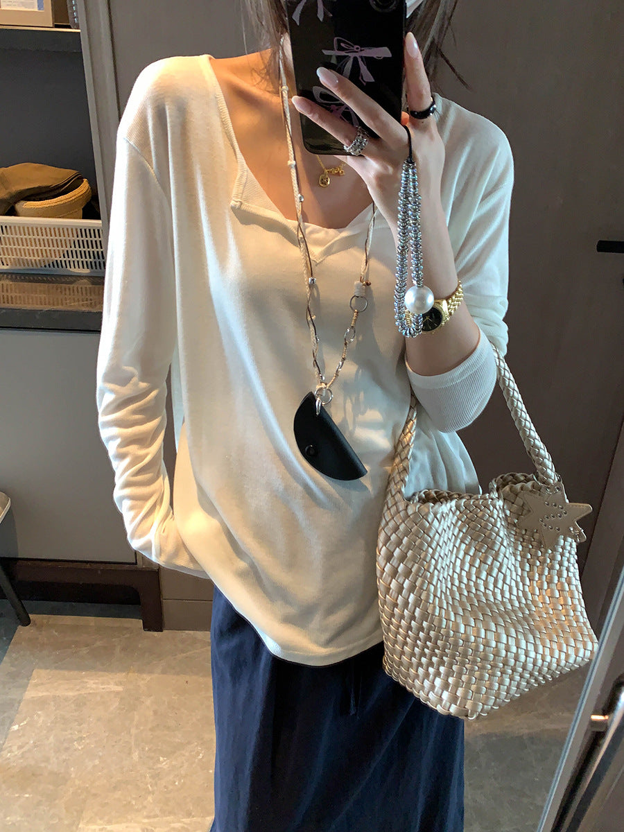 どの色も、かわいい。Vネック長袖Tシャツ