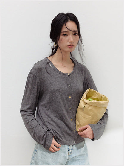 すっきり羽織れる。アセテート×リネンの薄手カーディガン。