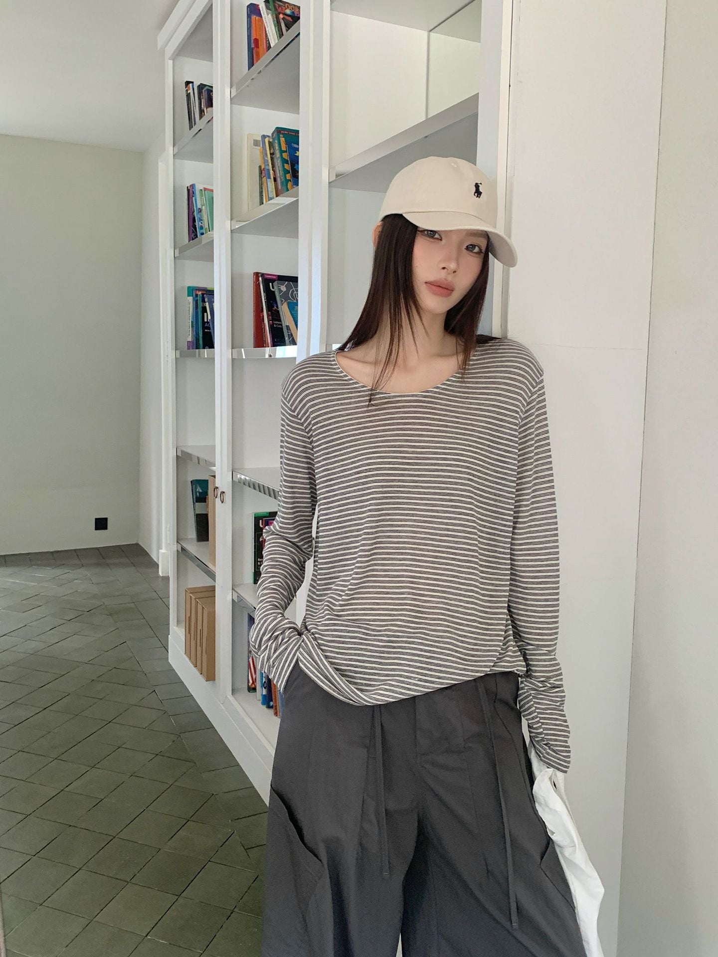 リネン混ボーダー長袖Tシャツ｜ルーズフィット・UVカット