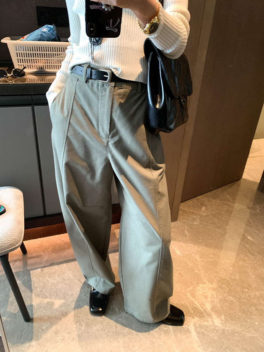 はくだけで、腦が長くなる。センタープレスワイドパンツ