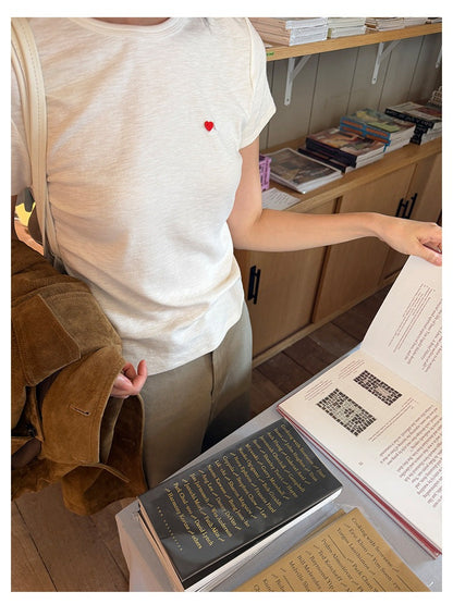 ハート小物刺繍クルーネックTシャツ｜モーダル・コットン