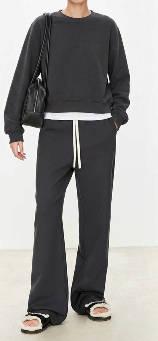 洗いざらしの、やわらかさ。万能ショート丈スウェット